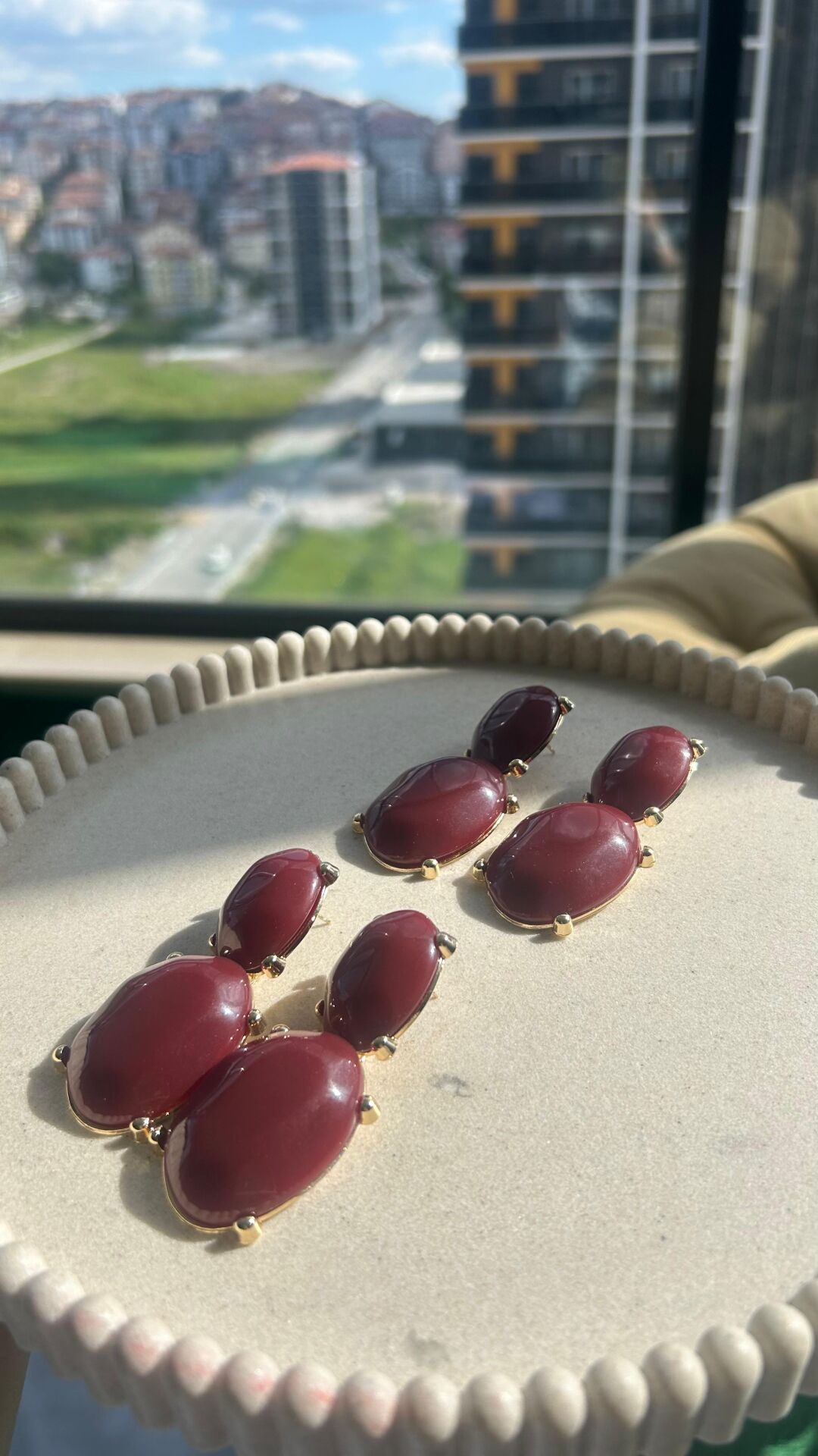 Bordo Taş Detaylı Vintage Küpe Bordo