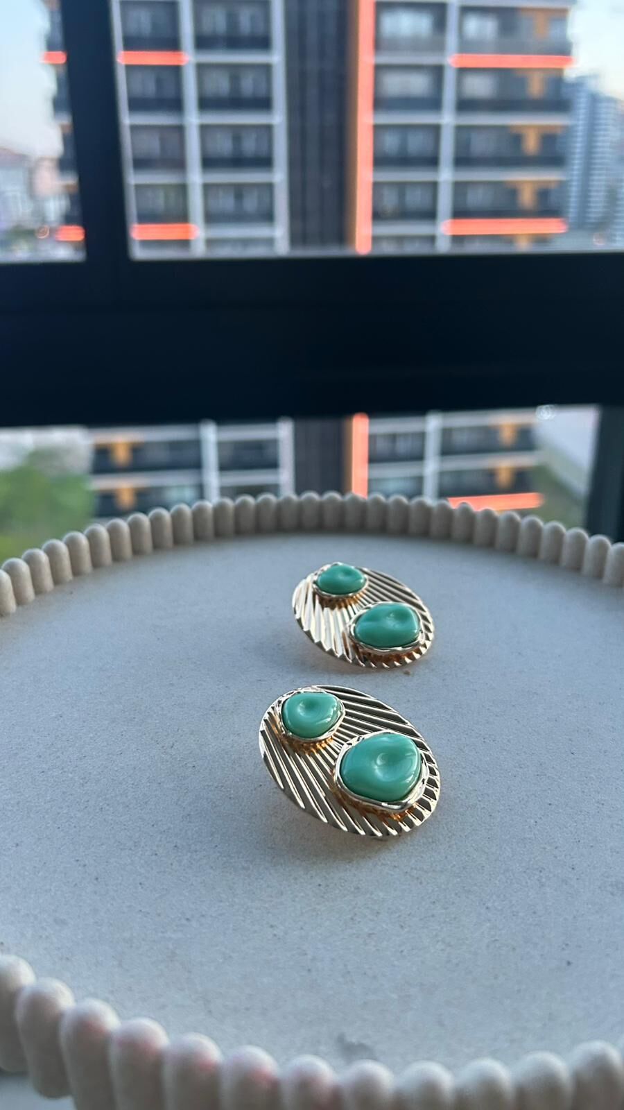 Taş Detaylı Varyantlı Vintage Gold Küpe Turkuaz